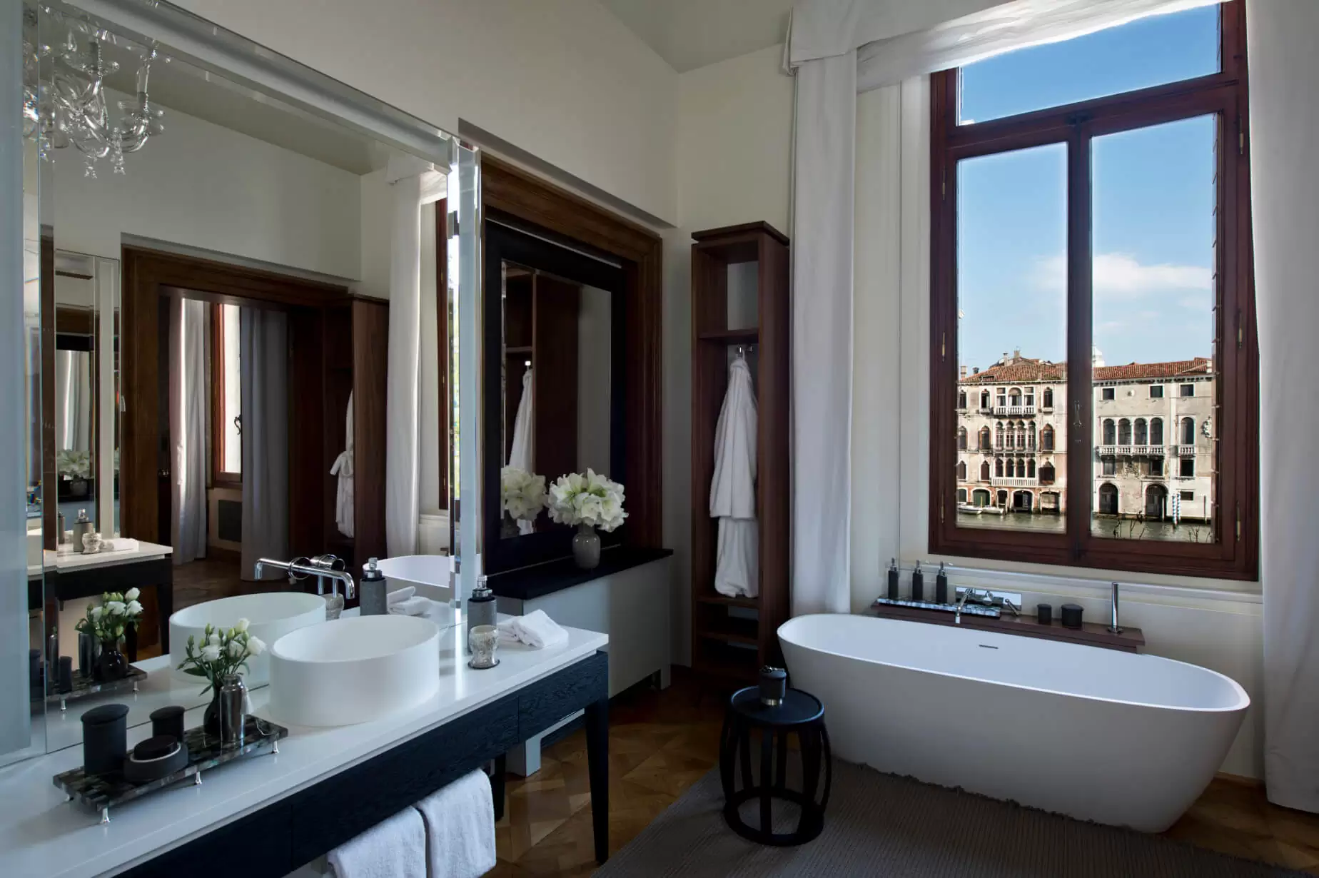 RS790_Aman-Canal-Grande-Venice-Maddalena-Stanza-Bathroom.jpg